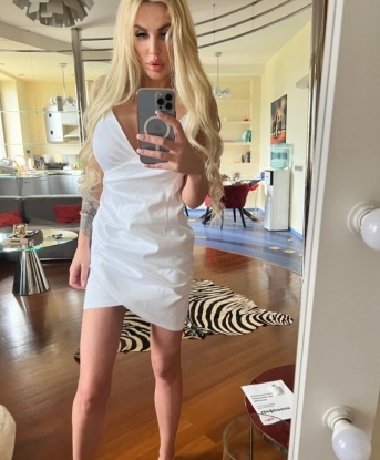 Встречусь с тобой в уютной обстановке в Москве, где мы сможем окунуться в мир наслаждения и страсти. Мои услуги охватывают все твои самые сокровенные желания – от массажа и медленного стриптиза до разнообразных игр в постели. Возможности бесконечны, а мое опытное тело искусно выполнит все твои фантазии. Отзывы моих довольных клиентов – лучшая гарантия качества моих услуг. Посмотри на мои фото и представь, какие нежности мы можем делать вместе. Жду тебя, мой сладкий, чтобы исполнить все твои фантазии в Москве. 🌹💋🔥 2441, 29 лет